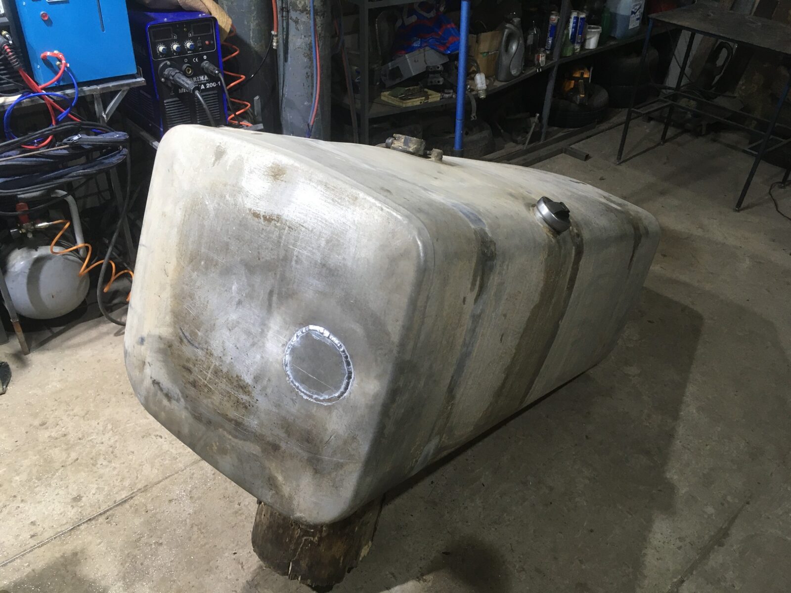 Топливный бак DAF